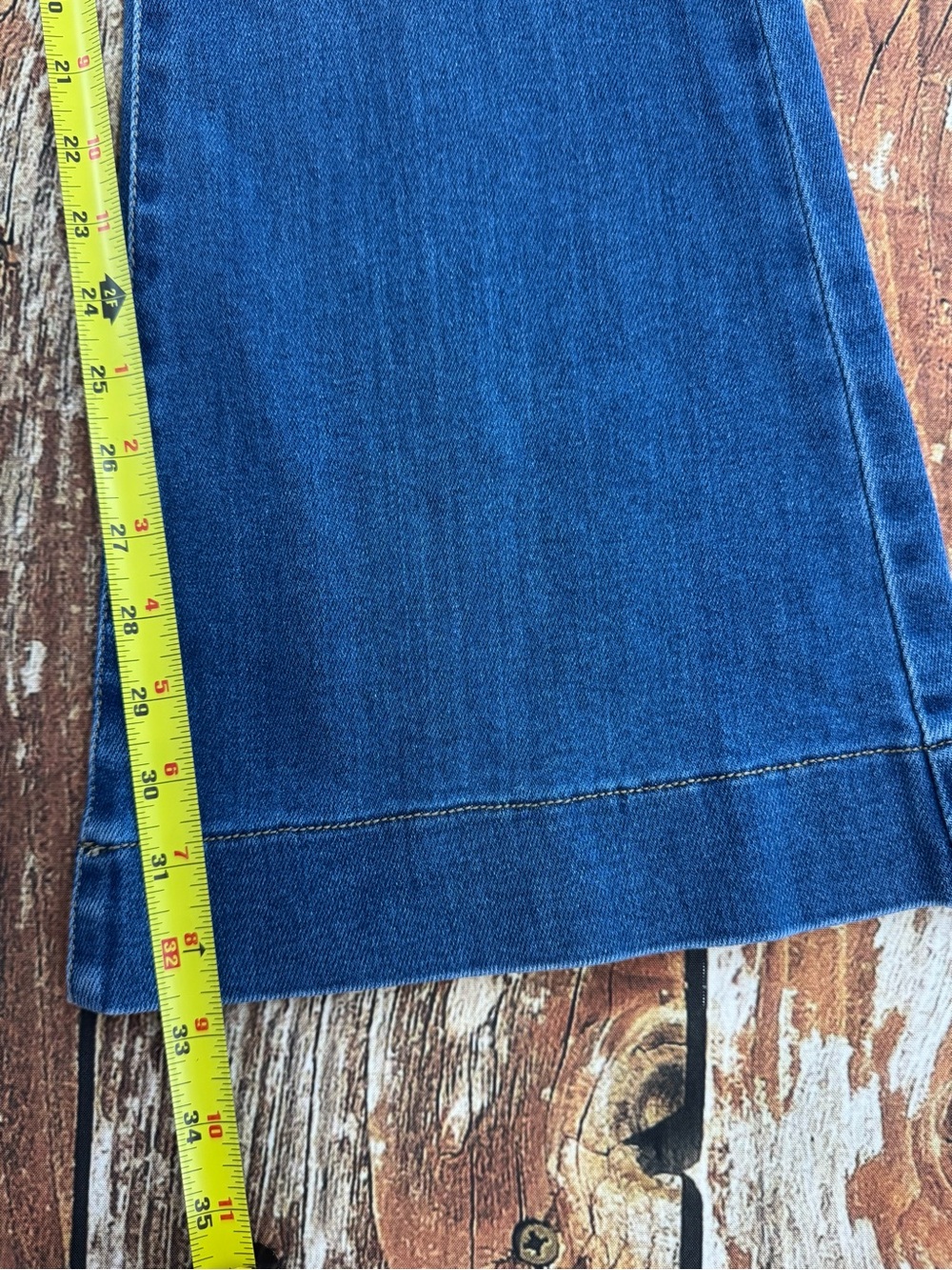 KanCan Women's Flared Leg High-Rise Denim Jeans, Medium Wash, Stretch Size 15/31 - Picture 9 of 16